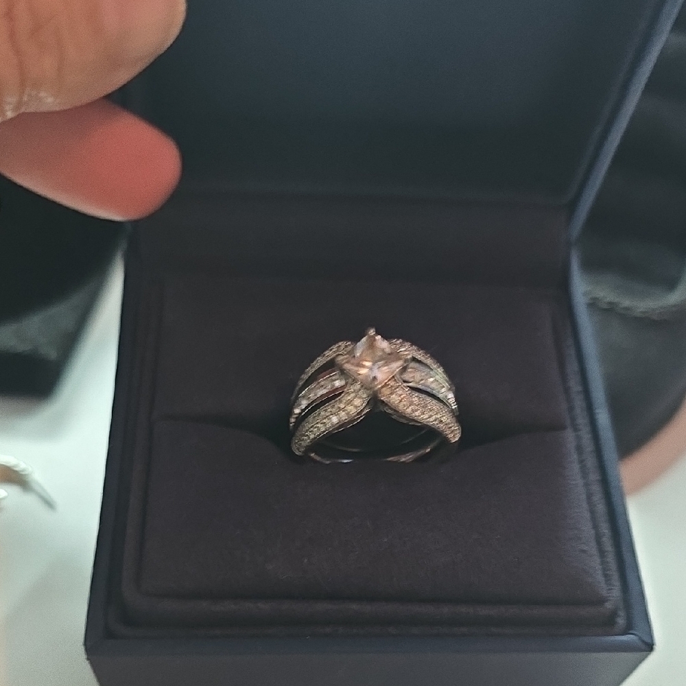 Elegant Silver Women's Ring with Crystal Accents